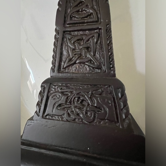 Island Turf Crafts 10” celtic high cross, in original box with original tags - Picture 2 of 9